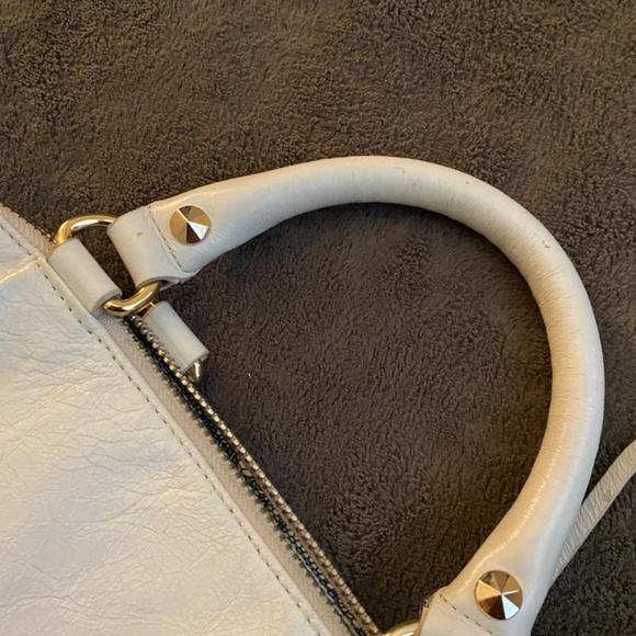 Betsey Johnson Cream Tassle Chain Purse - Picture 12 of 12